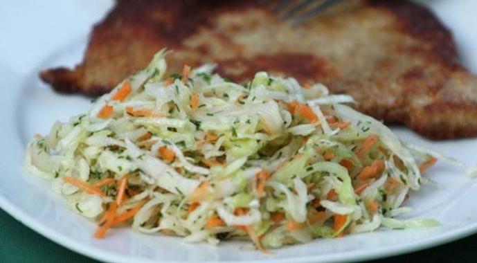 Cele mai bune rețete originale pentru salate de varză proaspătă