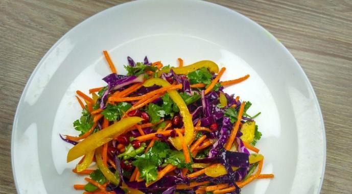 Salată cu varză, morcovi și rodie: rețetă cu fotografii pas cu pas Salată din 2 tipuri de varză cu rodie